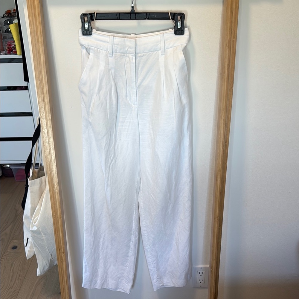 Aritizia Effortless linen Trousers